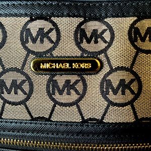 Authentic Michael Kors Tote